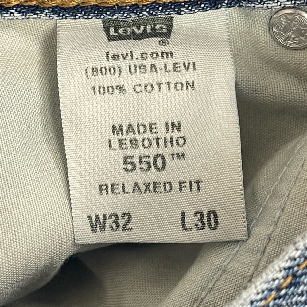 Levi’s 550 Relaxed Straight Jeans – Medium Wash Vintage Fit | 32x30 - Picture 4 of 10